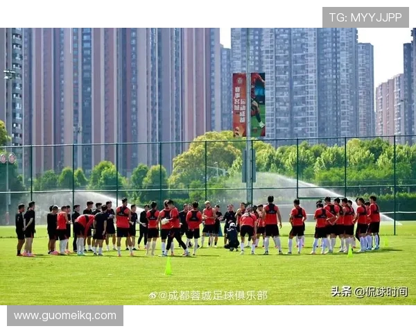 成都蓉城力克对手展现强劲实力 冲击赛季目标迈出关键步伐